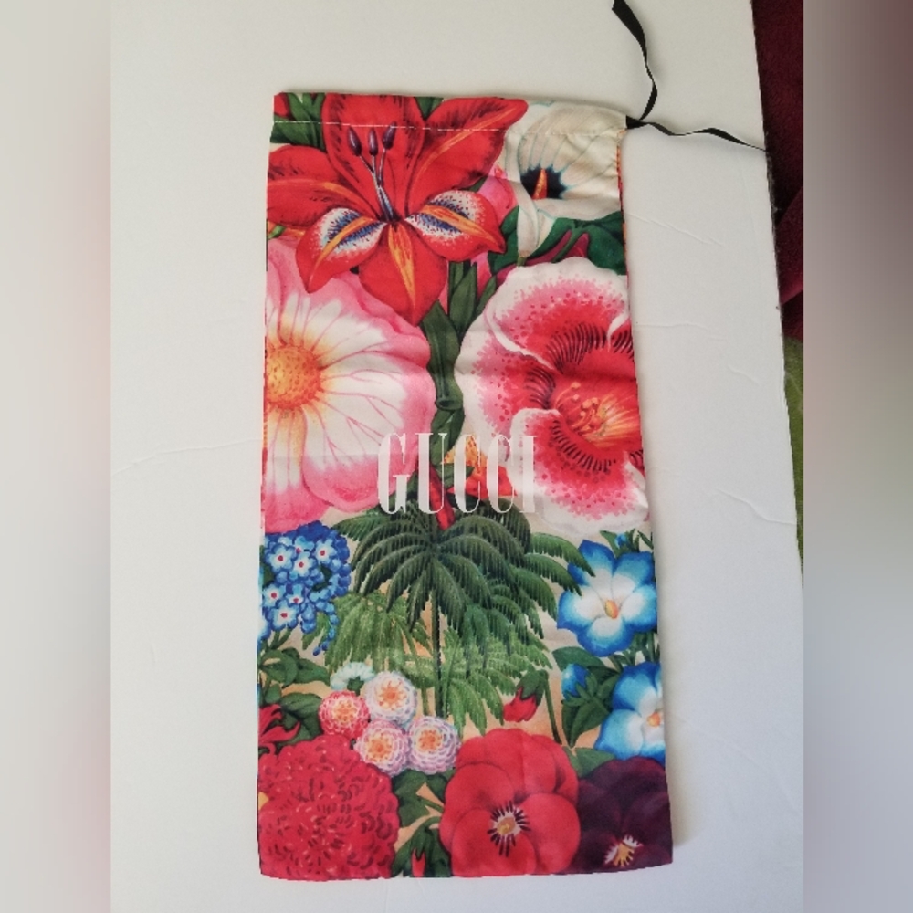Gucci Floral Dust Bags - Picture 2 of 2